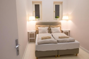 Hidden modern getaway with two bedroom behind Opera House
